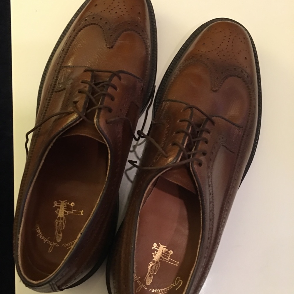 Leather wing-tips